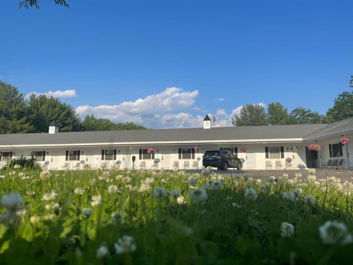 克罗尼尔汽车旅馆 北康威 外观 照片